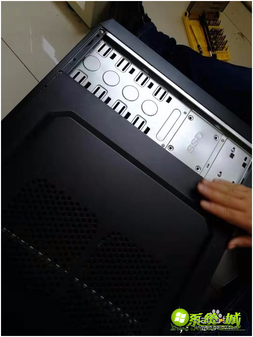 如何增加电脑内存条_电脑内存不足怎么加内存条